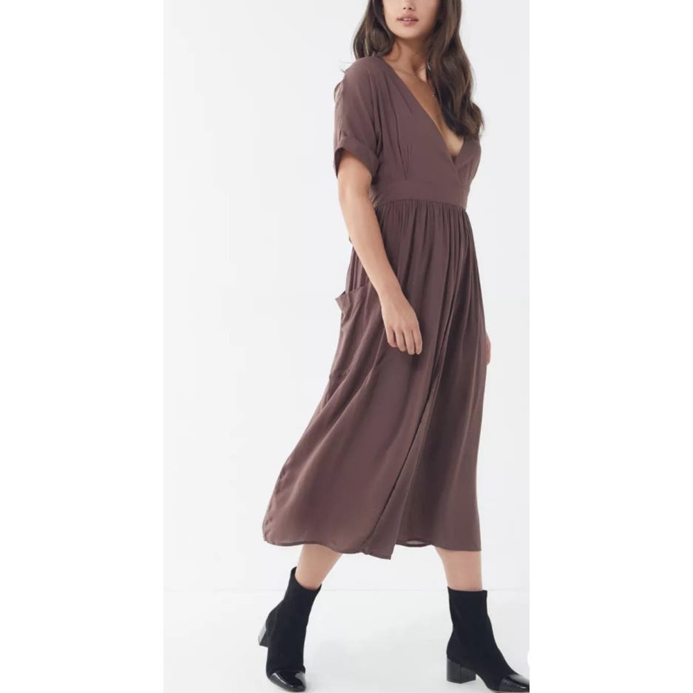 Urban Outfitters Gloria Midi Wrap Dress with Pockets Size Medium